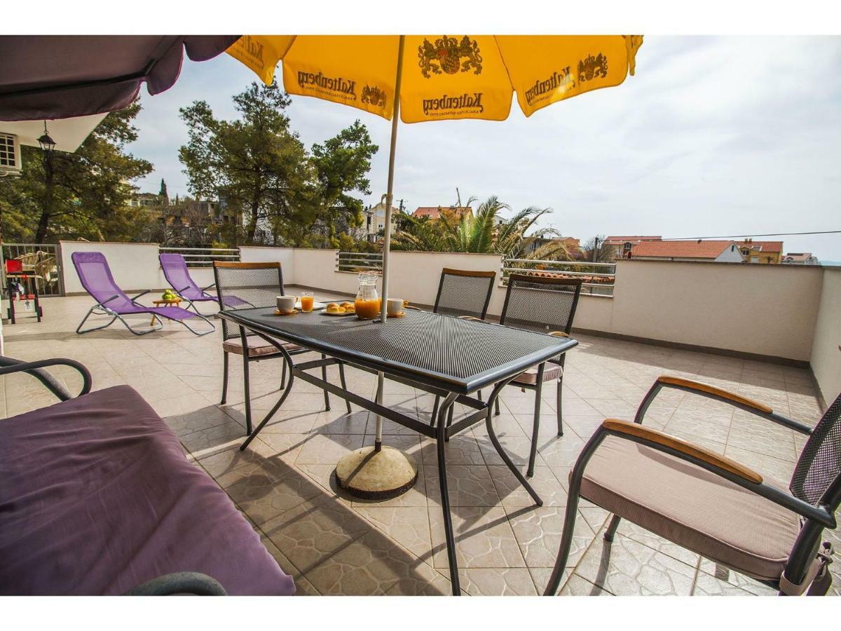 Apartment Josip Подстрана Екстериор снимка