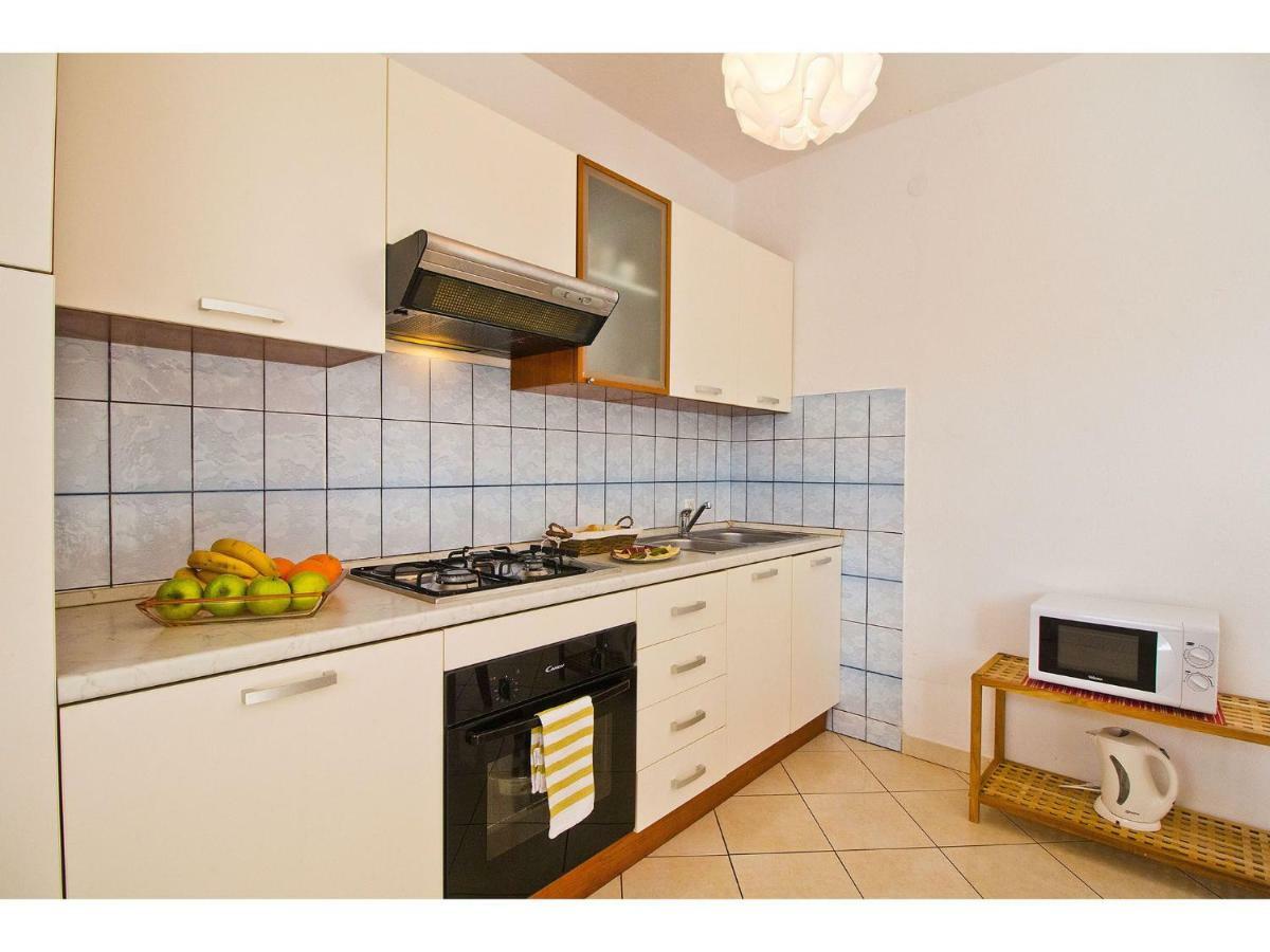 Apartment Josip Подстрана Екстериор снимка
