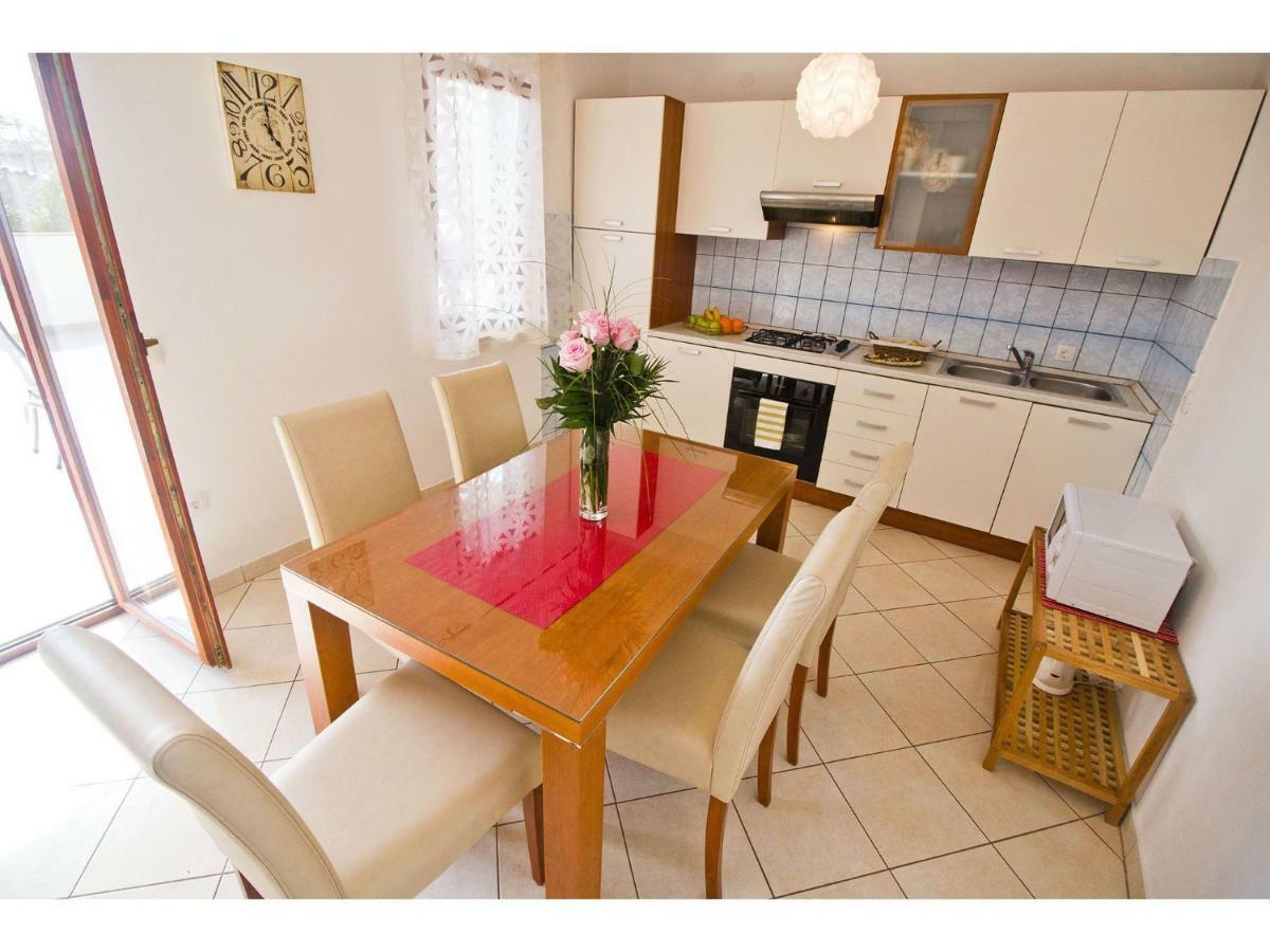 Apartment Josip Подстрана Екстериор снимка