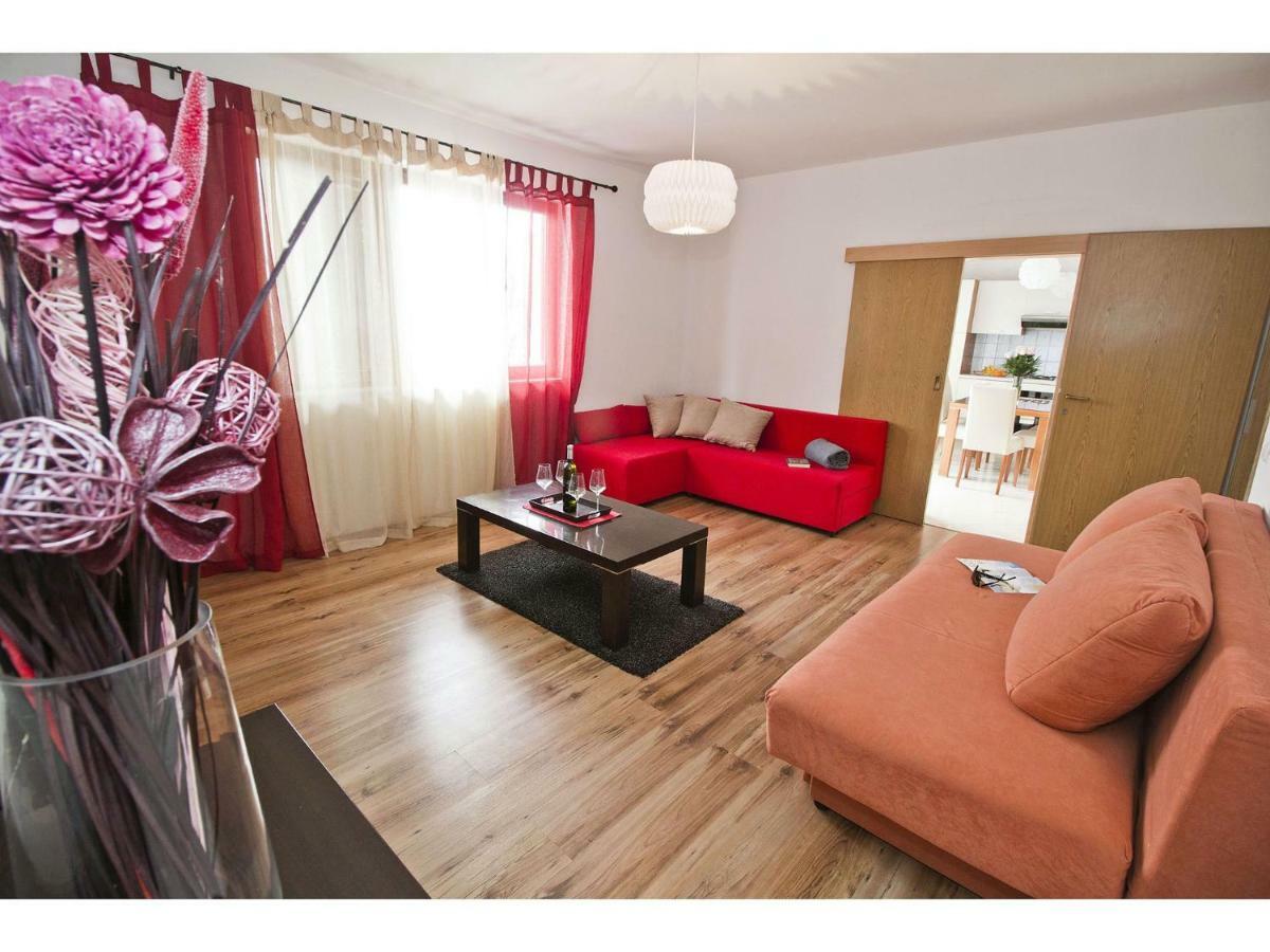 Apartment Josip Подстрана Екстериор снимка