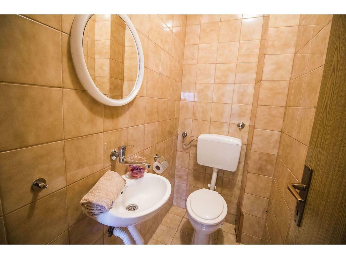 Apartment Josip Подстрана Екстериор снимка