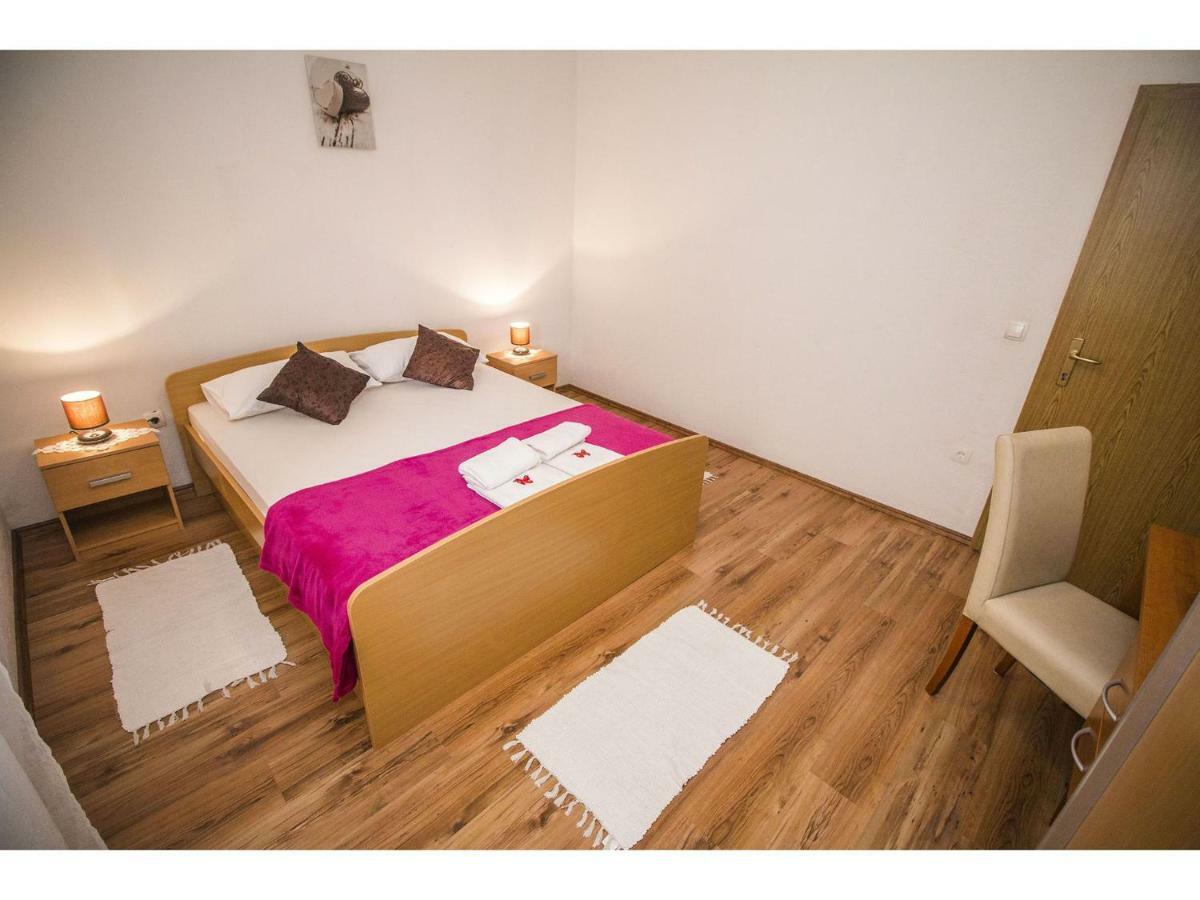 Apartment Josip Подстрана Екстериор снимка