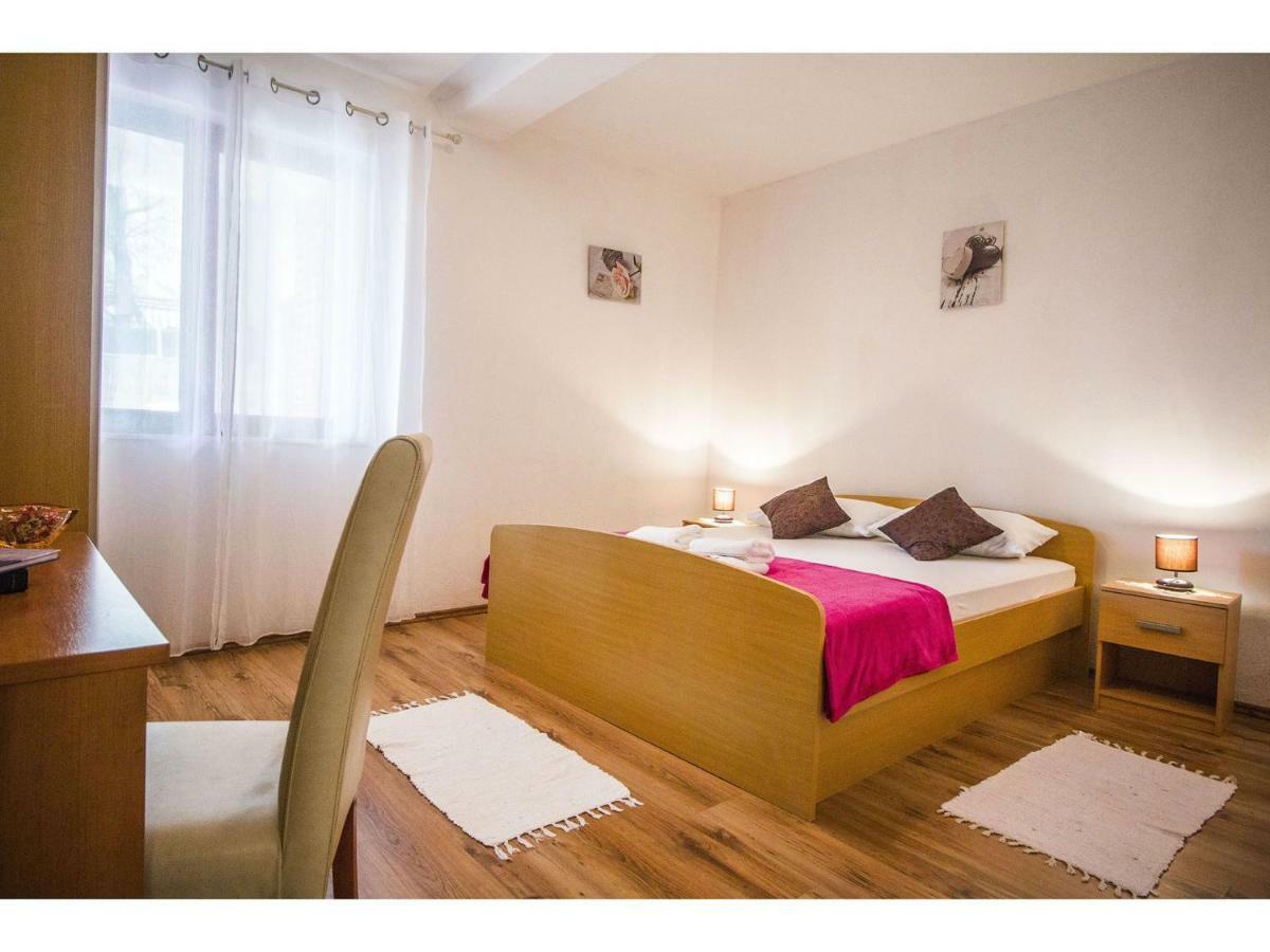Apartment Josip Подстрана Екстериор снимка